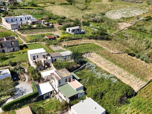 Villa Indipendente in vendita a Malfa, Sicilia