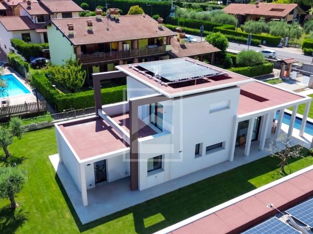 Villa Indipendente in vendita a Balbiana, Manerba Del Garda