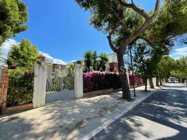 Villa Indipendente in vendita a Siponto, Puglia