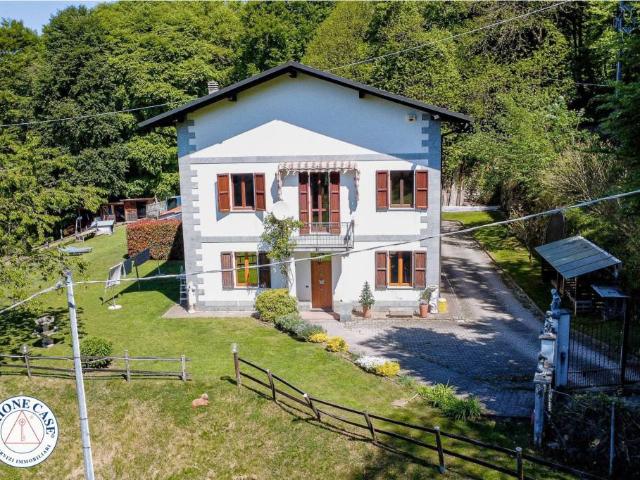 Villa Indipendente in vendita a Comunità Montana del Piambello, Marchirolo