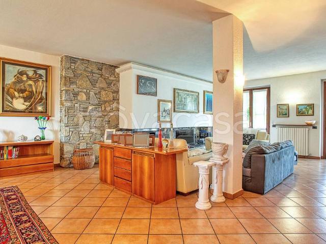 Villa Indipendente in vendita a Comunità Montana del Piambello, Marchirolo