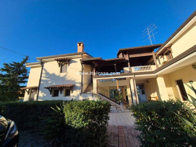 Villa Indipendente in vendita a Calabria, Crotone