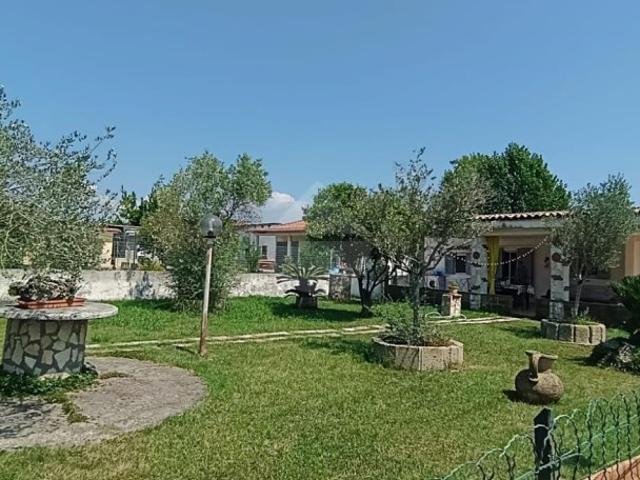 Villa Indipendente in vendita a Monte d'Argento, Minturno