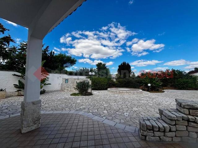 Villa Indipendente in vendita a Campomarino di Maruggio, Maruggio