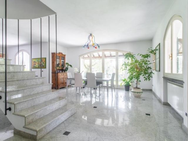Villa Indipendente in vendita a Poggiolo, Marina Di Massa