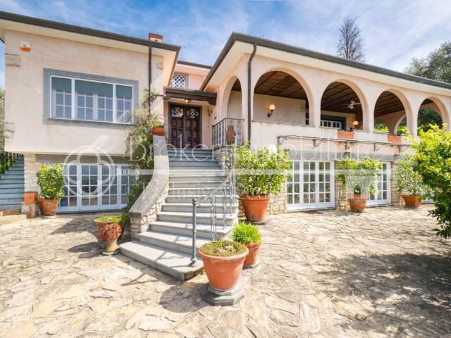 Villa Indipendente in vendita a Massarosa, Toscana