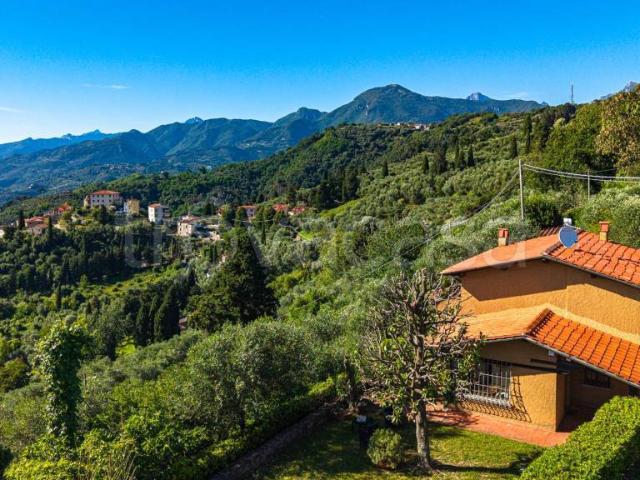 Villa Indipendente in vendita a Massarosa, Toscana
