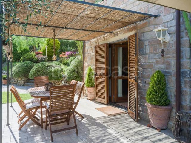 Villa Indipendente in vendita a Pian del Quercione, Massarosa