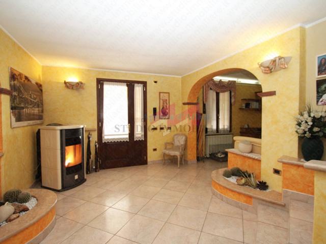 Villa Indipendente in vendita a Melara, Veneto