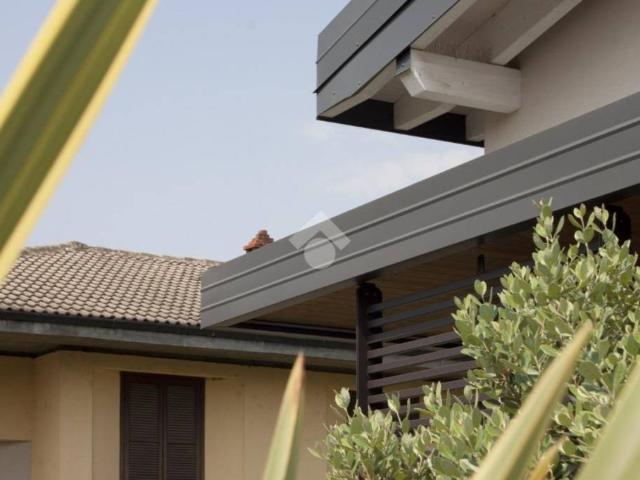 Villa Indipendente in vendita a Melegnano, Lombardia