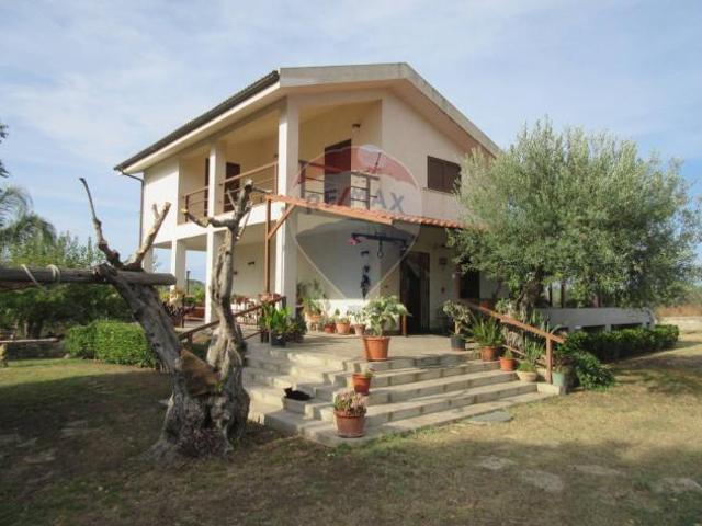 Villa Indipendente in vendita a Melilli, Sicilia