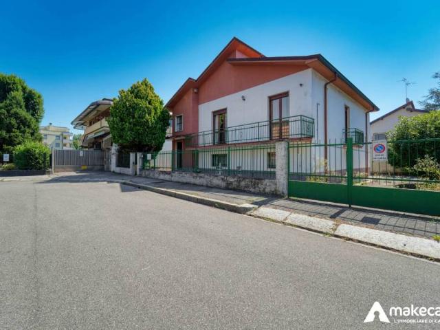 Villa Indipendente in vendita a Melzo, Milano