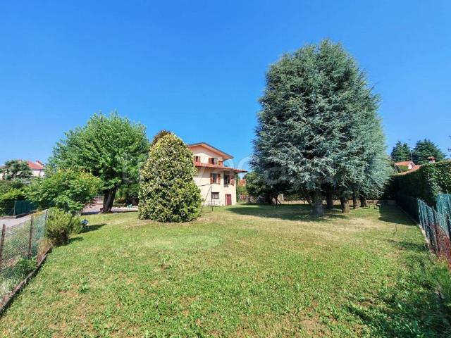 Villa Indipendente in vendita a Novate Brianza, Merate