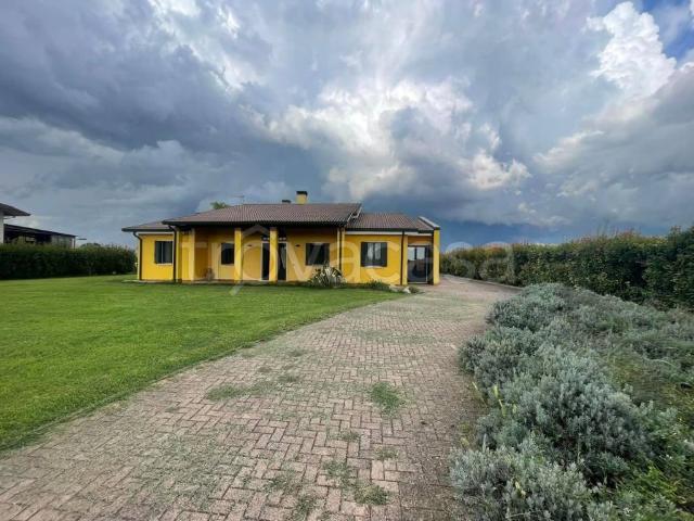 Villa Indipendente in vendita a Merlara, Padova