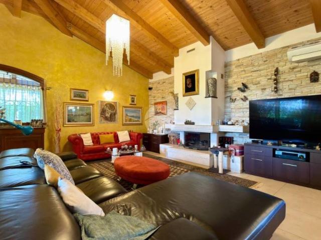 Villa Indipendente in vendita a Cella, Misano Adriatico