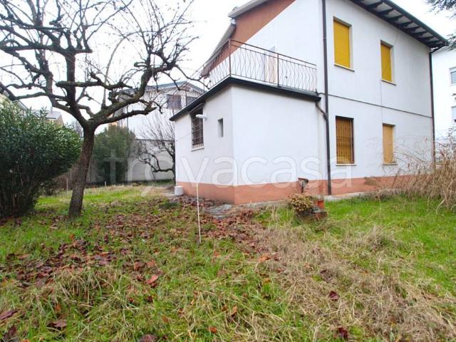 Villa Indipendente in vendita a Buon Pastore-Sant'Agnese-San Damaso, Modena