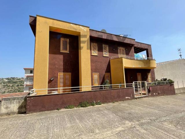 Villa Indipendente in vendita a Modica Alta, Marina Di Modica