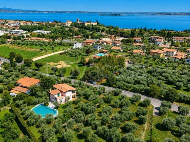 Villa Indipendente in vendita a Moniga Del Garda, Lombardia