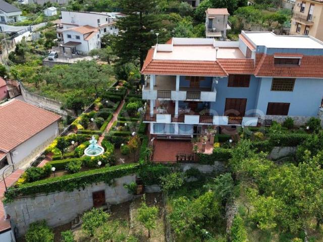 Villa Indipendente in vendita a Aquino, Monreale