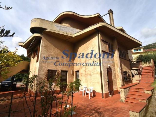 Villa Indipendente in vendita a Monsummano Terme, Pistoia