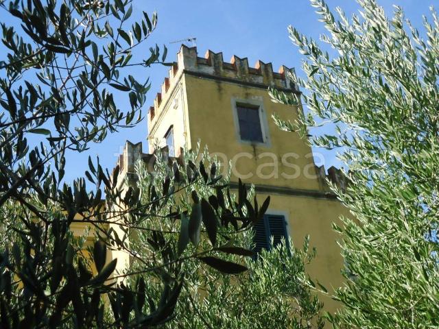 Villa Indipendente in vendita a Montevettolini, Pistoia