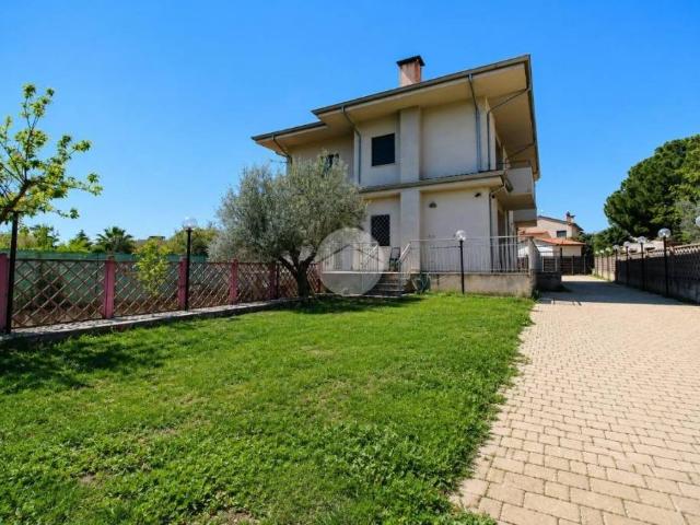 Villa Indipendente in vendita a Calabria, Cosenza