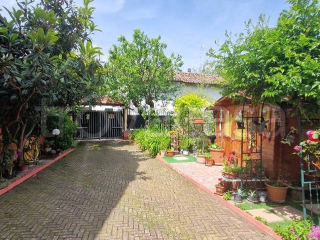 Villa Indipendente in vendita a Montecalvo Versiggia, Lombardia