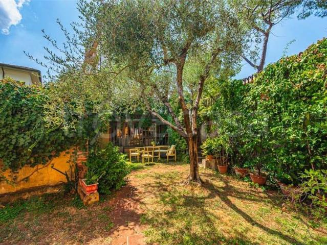 Villa Indipendente in vendita a Montecatini Terme, Toscana