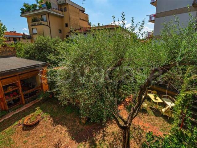 Villa Indipendente in vendita a Montecatini Terme, Toscana