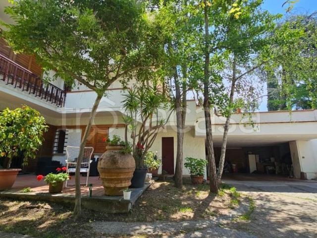 Villa Indipendente in vendita a Gallo, Montecatini Terme