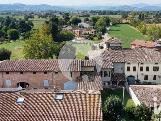 Villa Indipendente in vendita a Montecchio Emilia, Reggio nell'Emilia