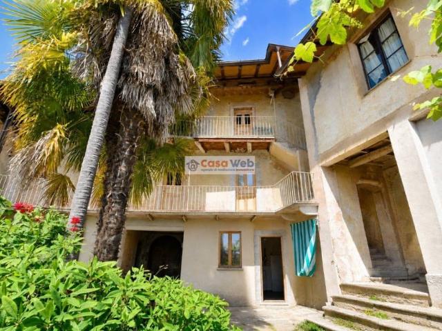 Villa Indipendente in vendita a Comunità Montana Valli del Verbano, Montegrino Valtravaglia