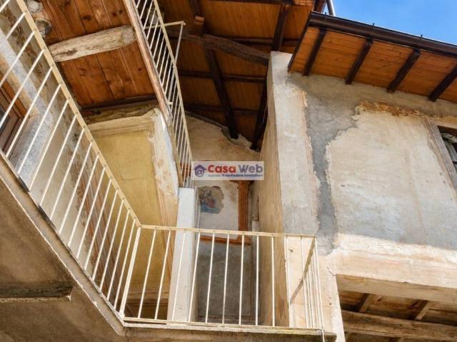Villa Indipendente in vendita a Comunità Montana Valli del Verbano, Montegrino Valtravaglia