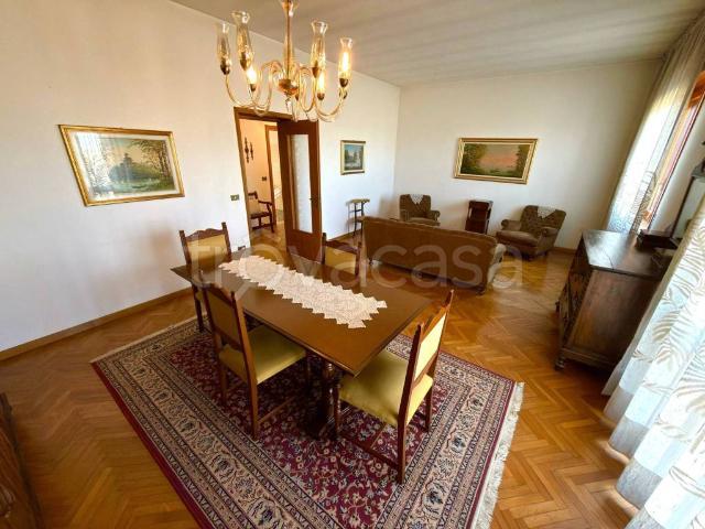 Villa Indipendente in vendita a Casazza, Monticelli d'Ongina