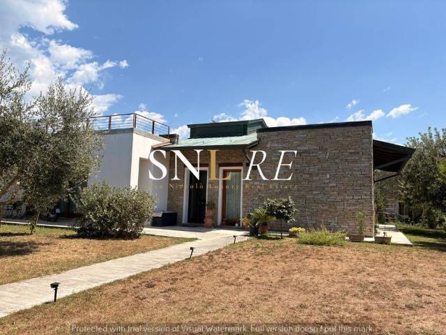 Villa Indipendente in vendita a Montignoso, Toscana