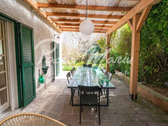 Villa Indipendente in vendita a Montorfano, Lombardia