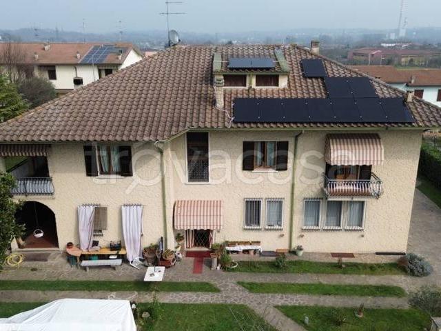 Villa Indipendente in vendita a Monzambano, Lombardia