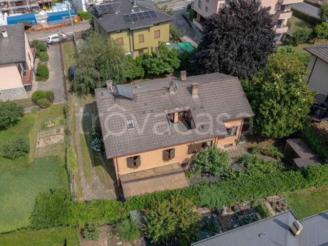 Villa Indipendente in vendita a Morbegno, Lombardia