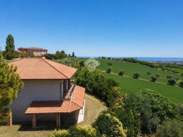 Villa Indipendente in vendita a Montone, Mosciano Sant'angelo
