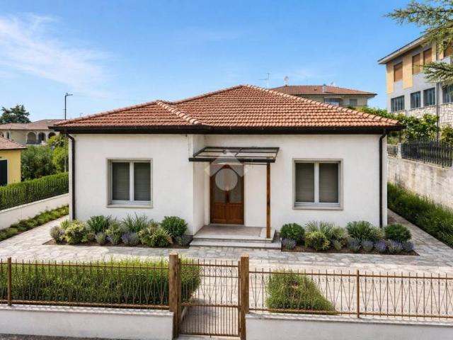Villa Indipendente in vendita a Mosciano Sant'angelo, Abruzzo