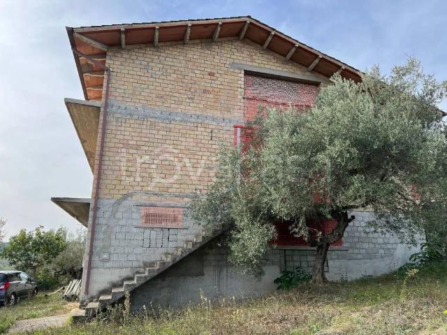 Villa Indipendente in vendita a Senarica, Moscufo