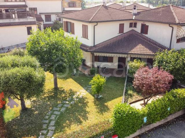 Villa Indipendente in vendita a Motta Visconti, Lombardia