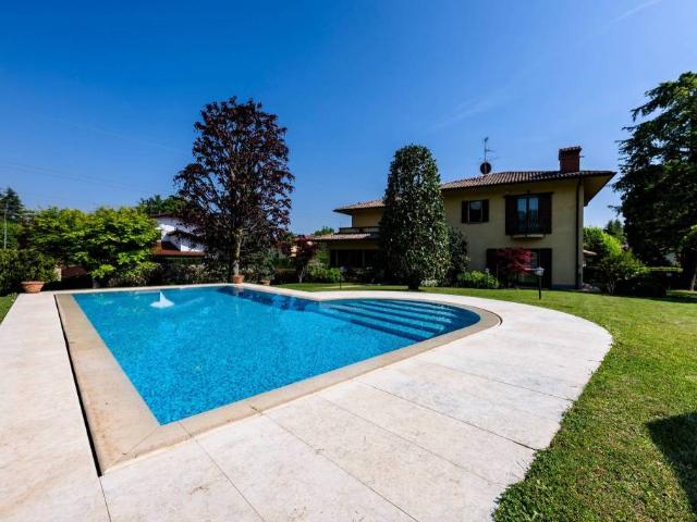 Villa Indipendente in vendita a Dorotina, Mozzo
