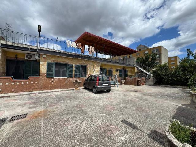 Villa Indipendente in vendita a Municipalità 6, Campania