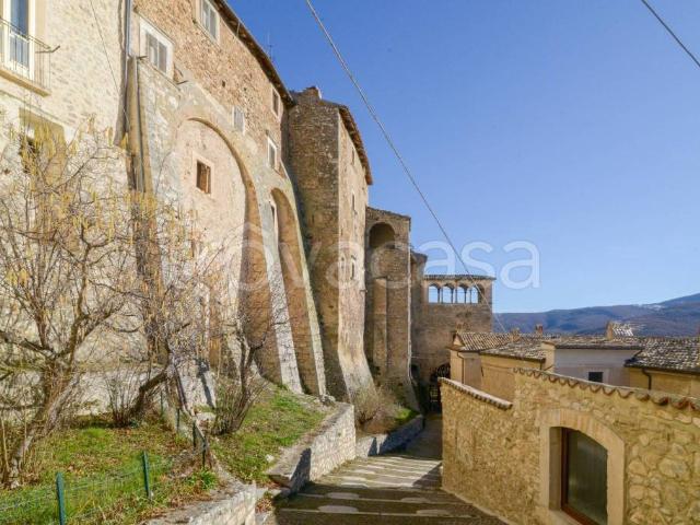 Villa Indipendente in vendita a Navelli, Abruzzo