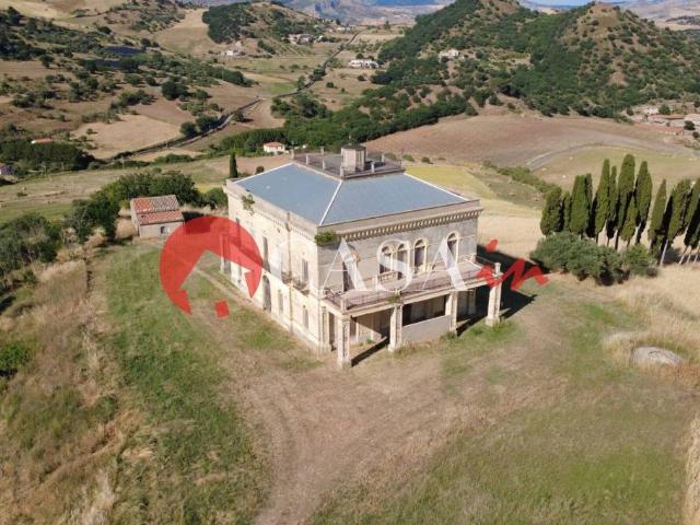 Villa Indipendente in vendita a Nicosia, Sicilia