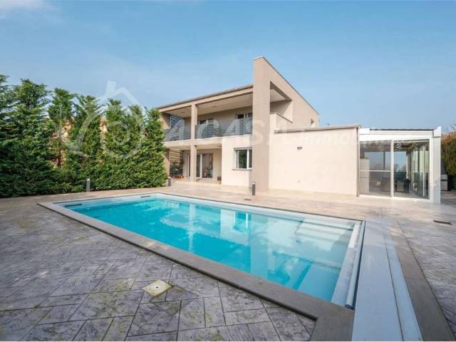 Villa Indipendente in vendita a Cantone, Noceto