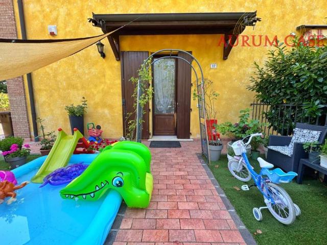Villa Indipendente in vendita a Unione dei comuni del Sorbara, Nonantola