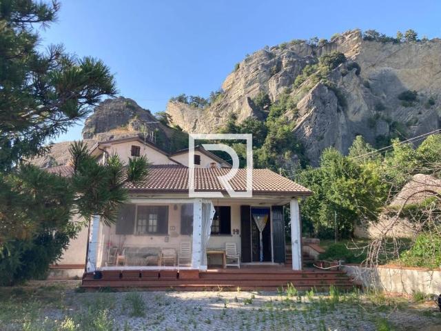 Villa Indipendente in vendita a Unione di comuni Valmarecchia, Novafeltria