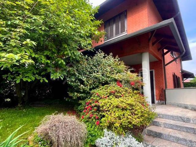 Villa Indipendente in vendita a Torrion Quartara, Piemonte